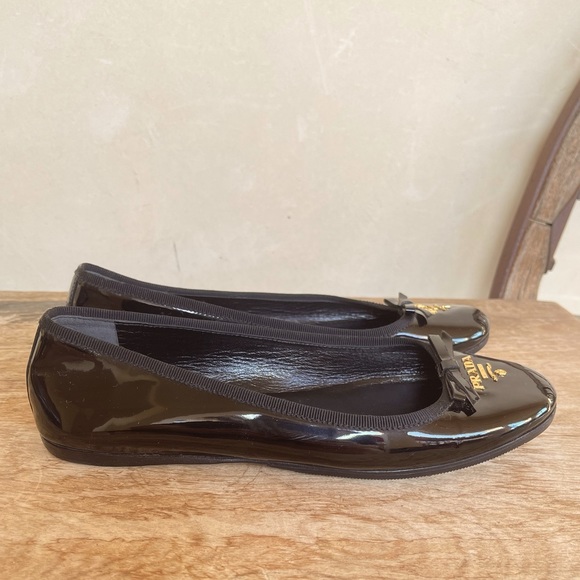 PRADA Black Patton Leather Classic Milano Flats Beautiful Gold Logo 36.5 ITALY!! - Picture 4 of 12